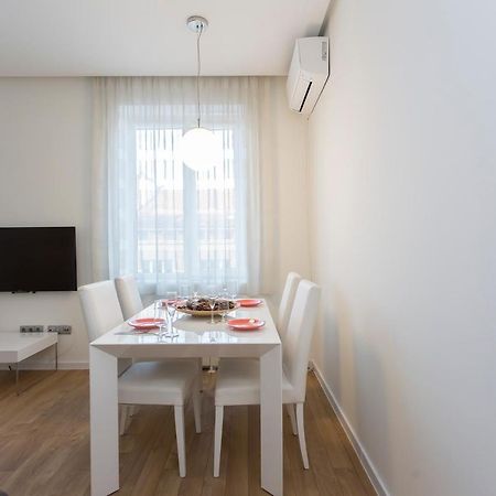 Modern Apartment In The City Center Sofía Exterior foto