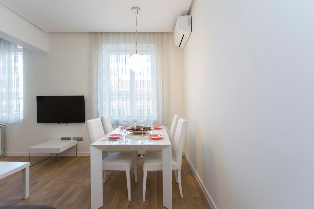 Modern Apartment In The City Center Sofía Exterior foto