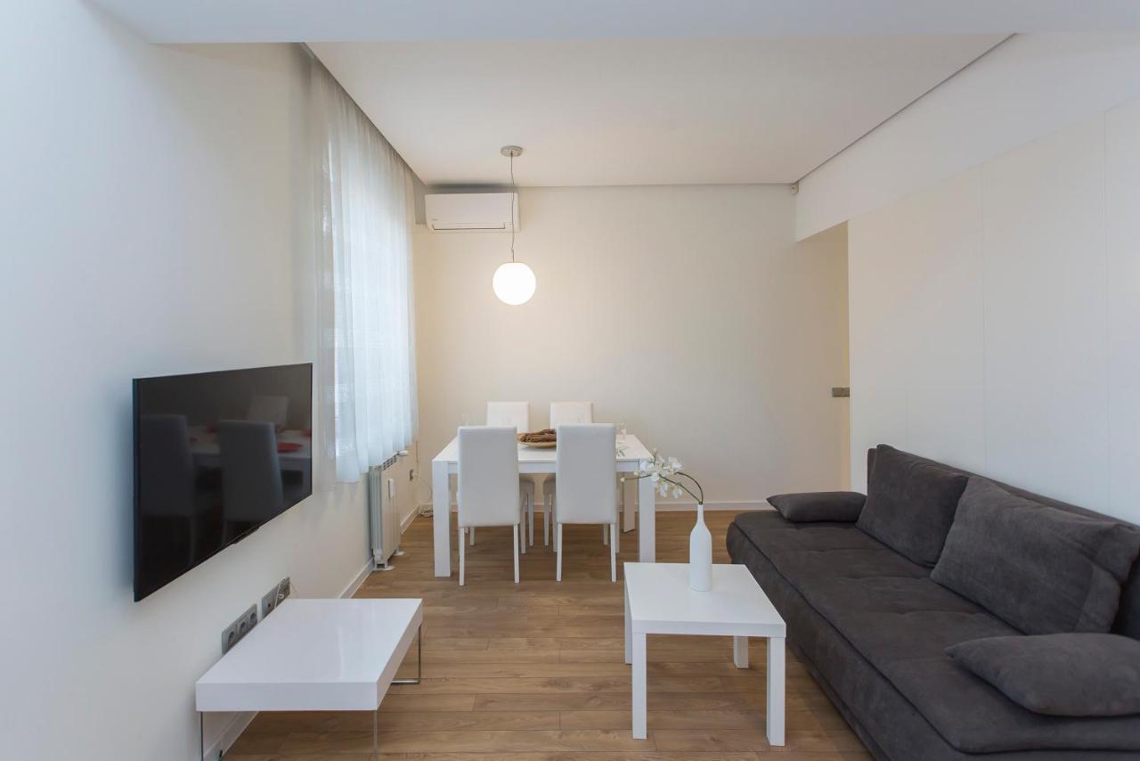 Modern Apartment In The City Center Sofía Exterior foto