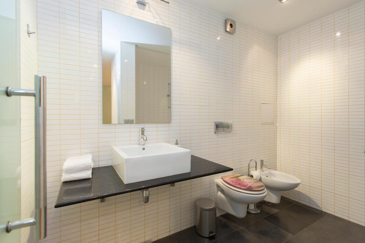 Modern Apartment In The City Center Sofía Exterior foto