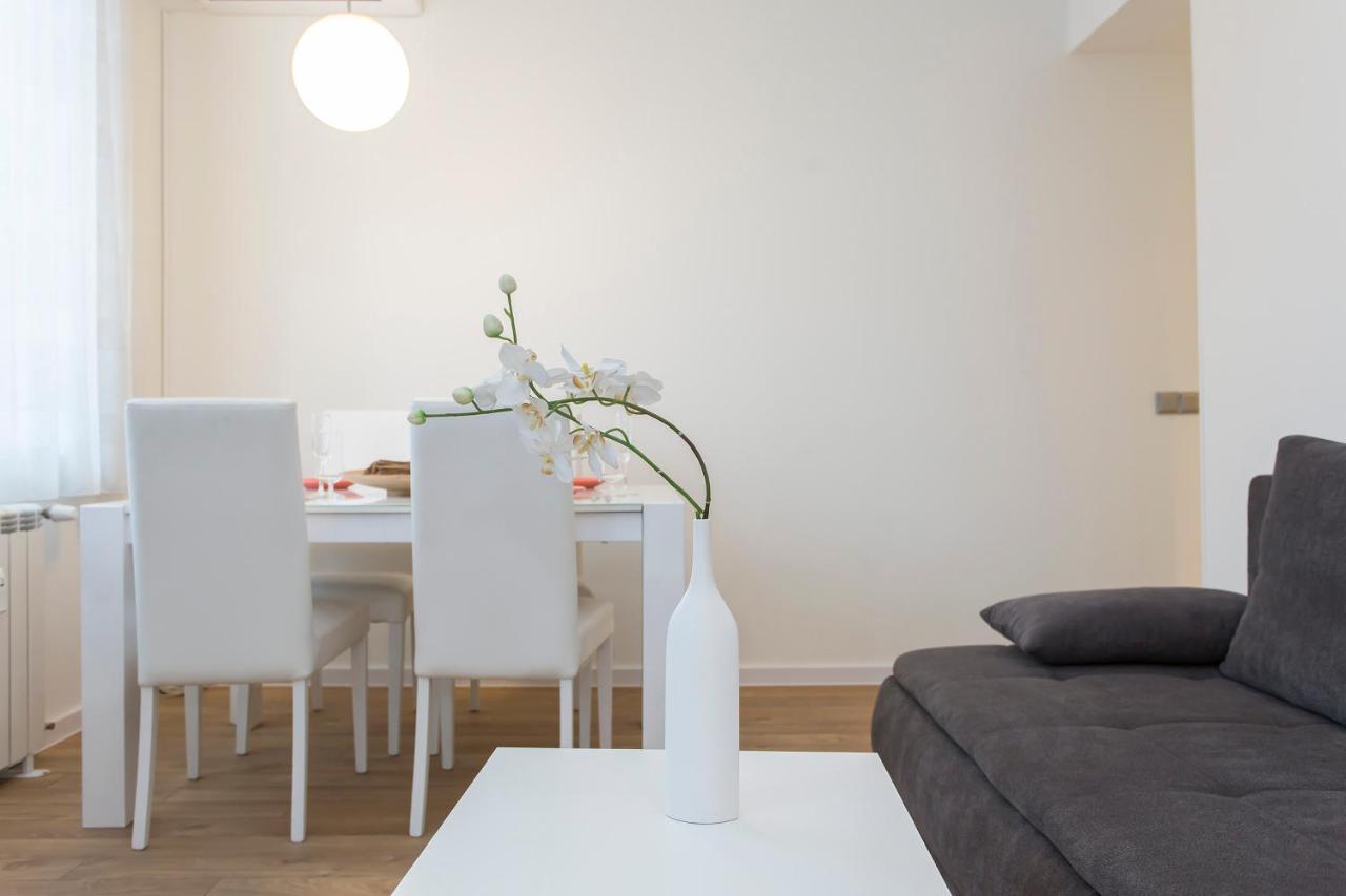 Modern Apartment In The City Center Sofía Exterior foto